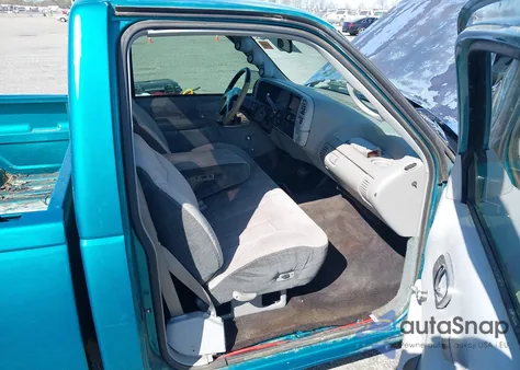 1995 GMC Sierra C1500 from USA, damaged, VIN 1GTEC14H4SZ529128